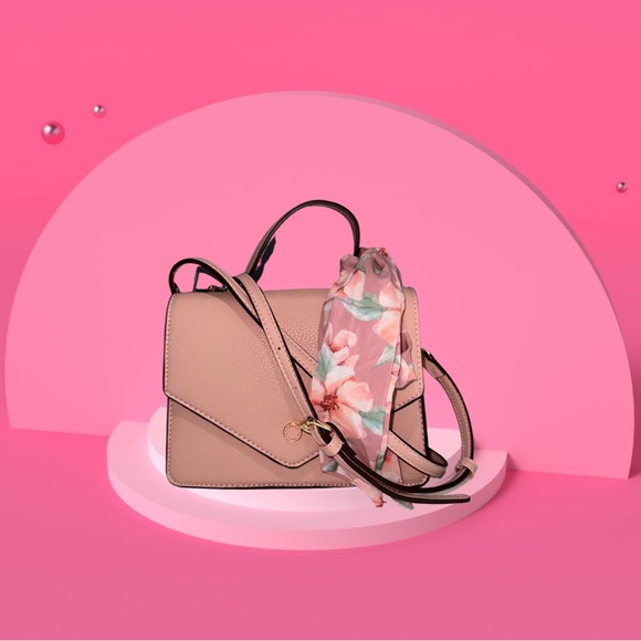 Steve Madden Handbags - Steve Madden top handle purse